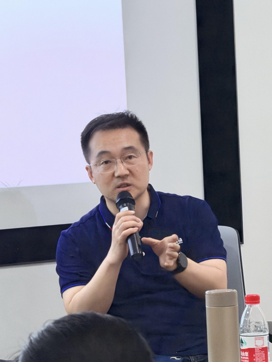 特开设“行业深潜”系列企业参访研究活